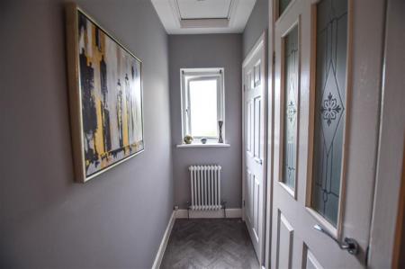 2 bedroom Maisonette to let in Featherstone Close, Shirley, Solihull, B90