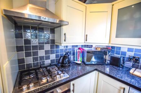 2 bedroom Maisonette to let in Featherstone Close, Shirley, Solihull, B90