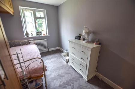 2 bedroom Maisonette to let in Featherstone Close, Shirley, Solihull, B90
