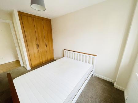 2 bedroom Flat to let in Rumbush Lane, Dickens Heath, Solihull, B90