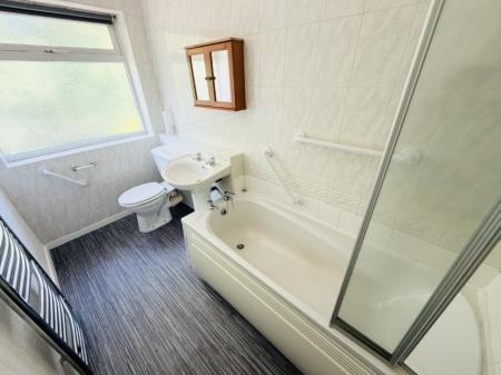 2 bedroom Maisonette to let in Nethercote Gardens, Shirley, Solihull, B90