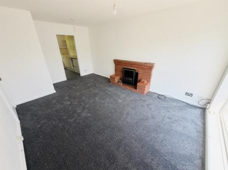 2 bedroom Maisonette to let in Nethercote Gardens, Shirley, Solihull, B90