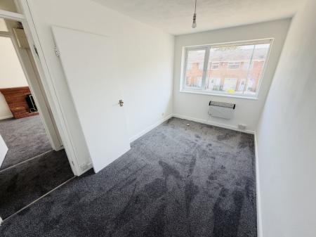 2 bedroom Maisonette to let in Nethercote Gardens, Shirley, Solihull, B90