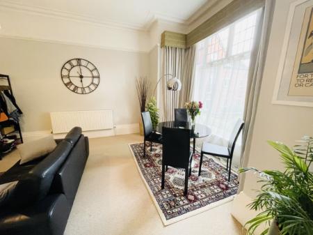 1 bedroom Flat to let in Kineton Green Road, Solihull, B92