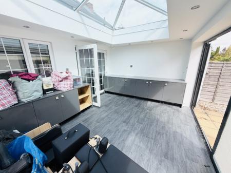 4 bedroom Semi-detached house to let in Ralph Road, Shirley, Solihull, B90