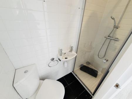 4 bedroom Semi-detached house to let in Ralph Road, Shirley, Solihull, B90