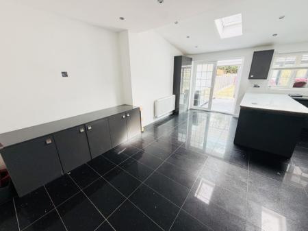 4 bedroom Semi-detached house to let in Ralph Road, Shirley, Solihull, B90