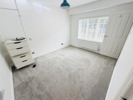 4 bedroom Semi-detached house to let in Ralph Road, Shirley, Solihull, B90