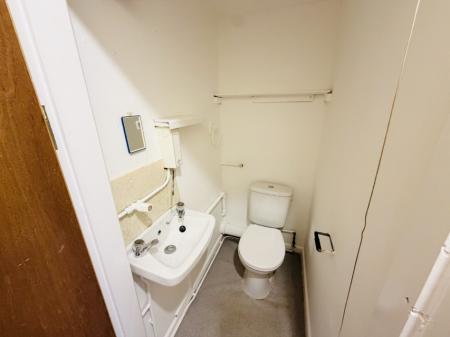 1 bedroom Flat to let in Silver Street, Kings Heath, Birmingham, B14