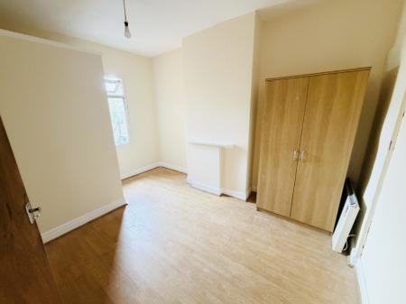 1 bedroom Flat to let in Silver Street, Kings Heath, Birmingham, B14