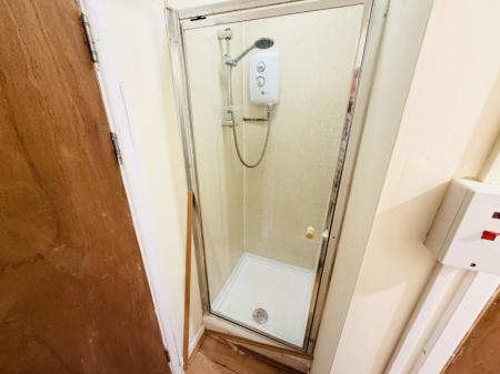 1 bedroom Flat to let in Silver Street, Kings Heath, Birmingham, B14