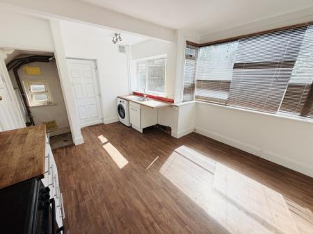 3 bedroom Semi-detached house to let in Woolacombe Lodge Road, Selly Oak, Birmingham, B29