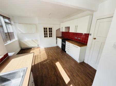 3 bedroom Semi-detached house to let in Woolacombe Lodge Road, Selly Oak, Birmingham, B29