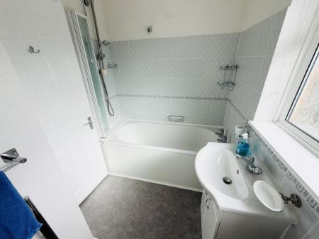 3 bedroom Terraced House to let in Stretton Road, Shirley, Solihull, B90