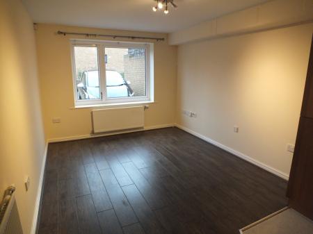 2 bedroom Flat to let in Masons Close, Olton, Solihull, B92