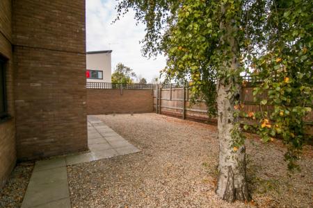 2 bedroom Flat to let in Masons Close, Olton, Solihull, B92