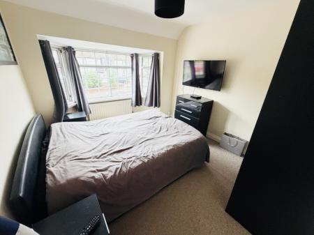 3 bedroom Semi-detached house to let in Temple Avenue, Hall Green, Birmingham, B28