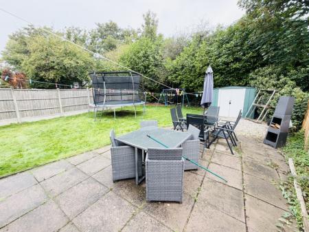 3 bedroom Semi-detached house to let in Temple Avenue, Hall Green, Birmingham, B28