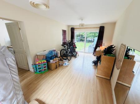 3 bedroom Semi-detached house to let in Temple Avenue, Hall Green, Birmingham, B28