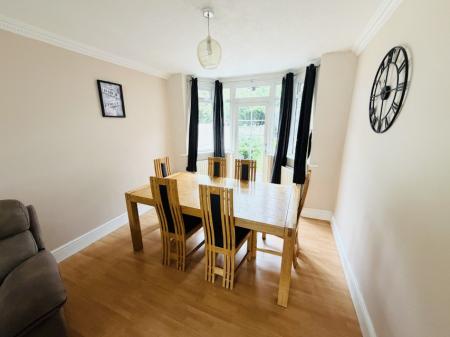3 bedroom Semi-detached house to let in Temple Avenue, Hall Green, Birmingham, B28