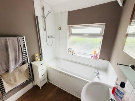 3 bedroom Semi-detached house to let in Temple Avenue, Hall Green, Birmingham, B28