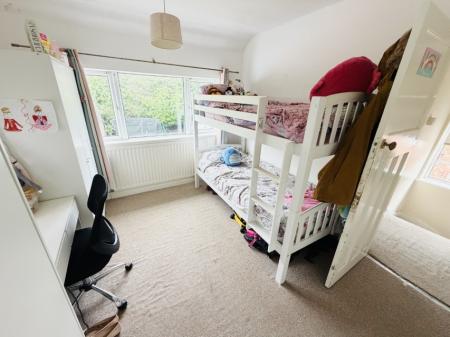 3 bedroom Semi-detached house to let in Temple Avenue, Hall Green, Birmingham, B28