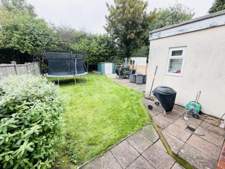 3 bedroom Semi-detached house to let in Temple Avenue, Hall Green, Birmingham, B28