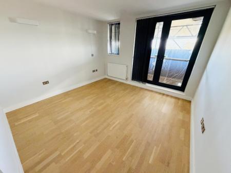 2 bedroom Apartment to let in Union Road, Solihull, B91