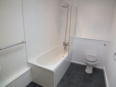 2 bedroom Flat to let in 57 High Street, Bromsgrove, B61