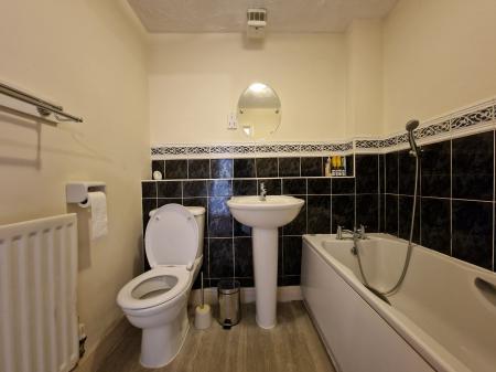 2 bedroom Flat for sale in Bewick Court, The Holloway, Wolverhampton, WV6