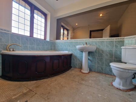 4 bedroom Detached house for sale in Keepers Lane, Codsall, WV8