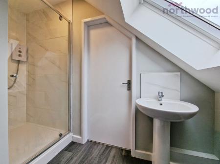 4 bedroom Semi-detached house to let in Haden Hill, Compton, Wolverhampton, WV3