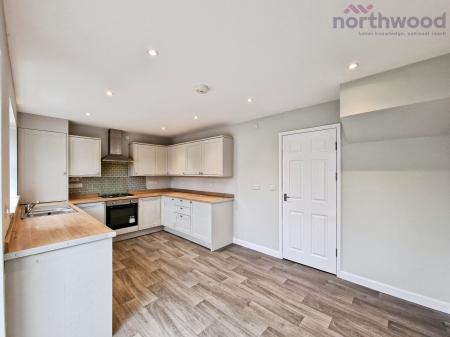 4 bedroom Semi-detached house to let in Haden Hill, Compton, Wolverhampton, WV3