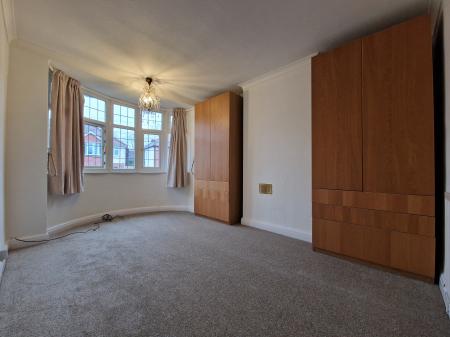 3 bedroom Semi-detached house to let in Links Road, Lower Penn, WV4