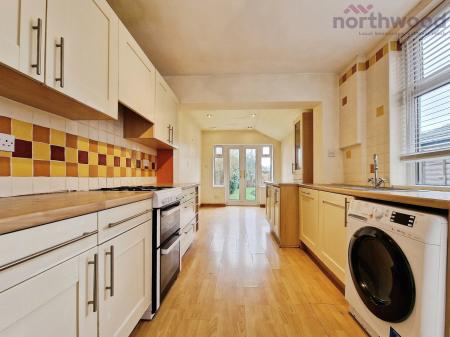 2 bedroom Terraced House to let in Mancroft Road, Tettenhall, WV6