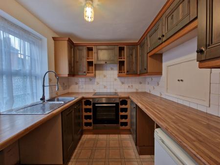 2 bedroom End of terrace house to let in Limes Road, Tettenhall, WV6