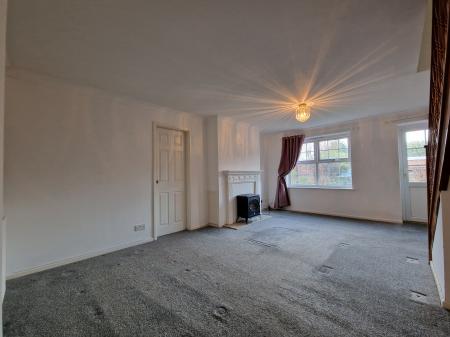 2 bedroom End of terrace house to let in Limes Road, Tettenhall, WV6