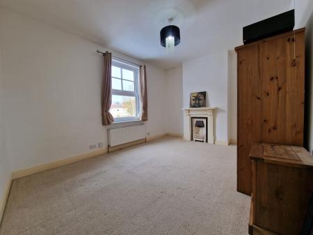 3 bedroom Terraced House to let in Aldersley Road, Wolverhampton, WV6