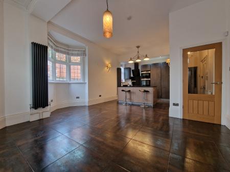 2 bedroom Apartment to let in 16 Stockwell Road, Wolverhampton, WV6