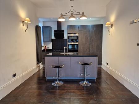 2 bedroom Apartment to let in 16 Stockwell Road, Wolverhampton, WV6