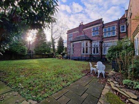 2 bedroom Apartment to let in 16 Stockwell Road, Wolverhampton, WV6