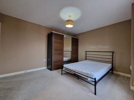 2 bedroom Flat for sale in Akron Drive, Oxley, Wolverhampton, WV10
