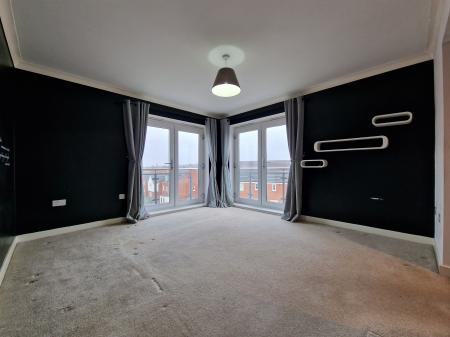 2 bedroom Flat for sale in Akron Drive, Oxley, Wolverhampton, WV10