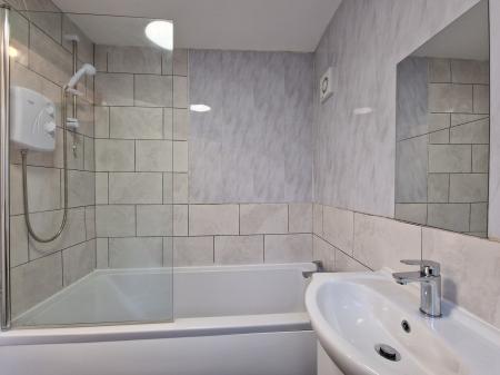 3 bedroom Terraced House to let in Lime Street, Wolverhampton, WV3