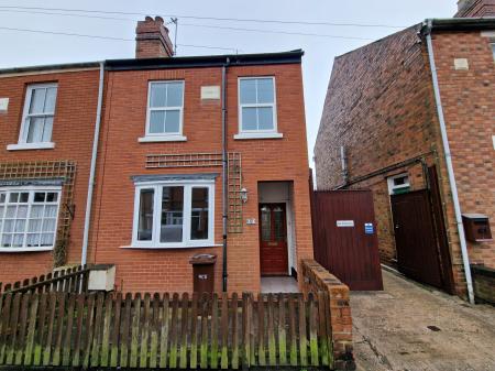 3 bedroom Terraced House to let in Limes Road, Tettenhall, WV6