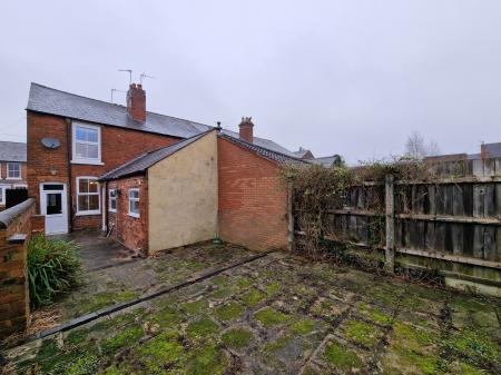 3 bedroom Terraced House to let in Limes Road, Tettenhall, WV6