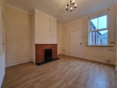 3 bedroom Terraced House to let in Limes Road, Tettenhall, WV6