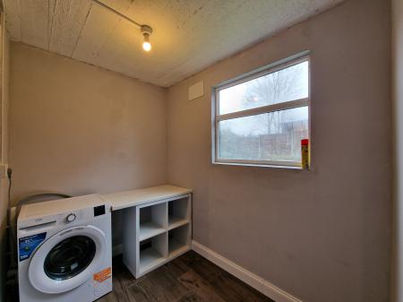 3 bedroom Semi-detached house to let in School Road, Tettenhall Wood, Wolverhampton, WV6