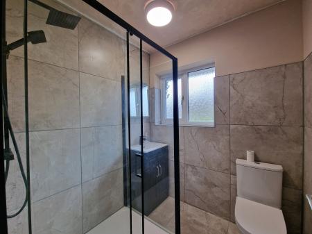 3 bedroom Semi-detached house to let in School Road, Tettenhall Wood, Wolverhampton, WV6