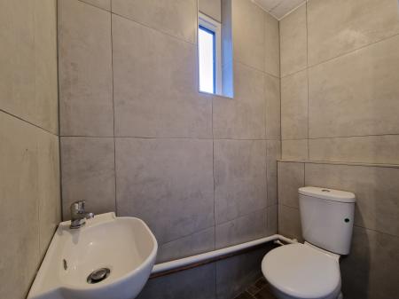 3 bedroom Semi-detached house to let in School Road, Tettenhall Wood, Wolverhampton, WV6